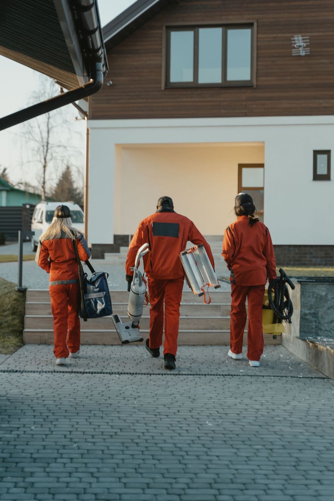 Logis Cleaning Services crew arriving on site